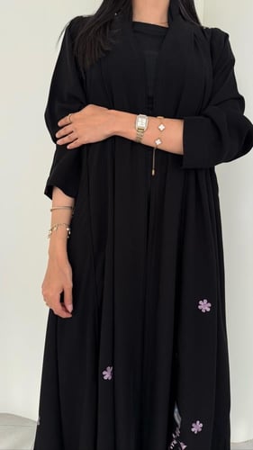 عباية كلوش ملكي كوري مطرزة موف