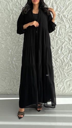عباية طبقات شيفون مبطّنة – فخامة انسيابية