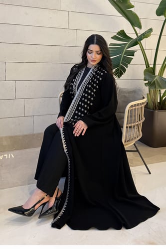 عباية كوبرا نص كلوش بتطريز أنيق