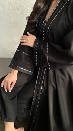 عباية كتان بقياطين أبيض وأسود دبل كلوش مع إمكانية...