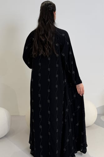 عباية شيفون مطرزة بترتر كرستال – قصة دبل كلوش فاخر...