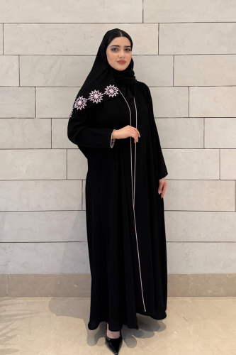 عباية كوبرا فاخرة بتطريز خلفي وكِسرة مميزة وردي –...