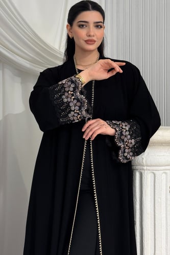 عباية سوداء ملكي كوري دبل كلوش بتطريز فاخر على الأ...