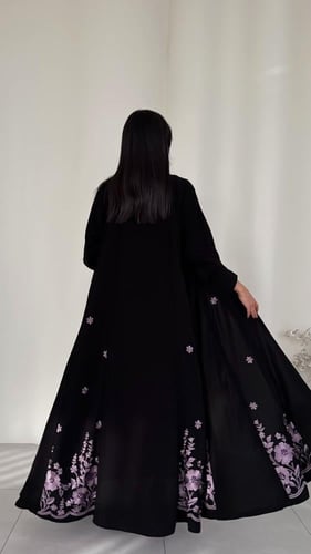 عباية كلوش ملكي كوري مطرزة موف