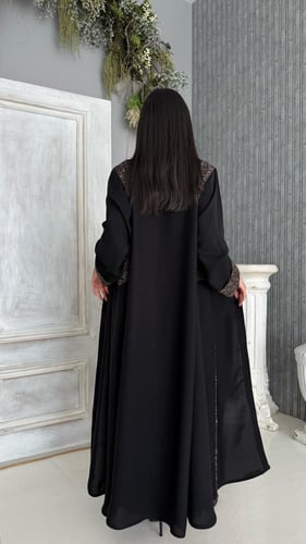 عباية إنترنت مطرزة نص كلوش بتطريز جانبي زيتي وأكما...