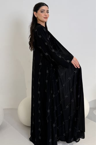 عباية شيفون مطرزة بترتر كرستال – قصة دبل كلوش فاخر...