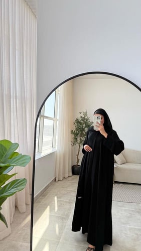 عباية عمرة وحج - نص كلوش بتصميم مغلق وجيوب أمامي