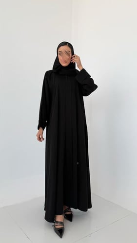 عباية عمرة وحج - نص كلوش بتصميم مغلق وجيوب أمامي