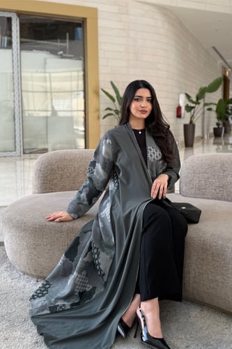 عباية ملونة بقماش روزانا وكشميري هندي زيتي – قصة ن...