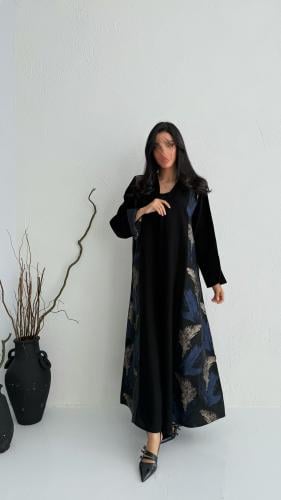 عباية كتان ومن الجوانب قماش ورقتز هندي مشجر باللون...