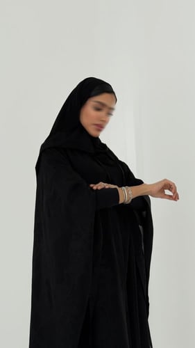 عباية شيفون مُشجّر مبطنة بكريب ملكي