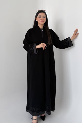 عباية سرميك سوداء سادة – نص كلوش