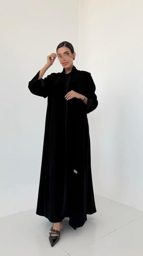 عباية كريب ملكي نص كلوش بقيطان اسود