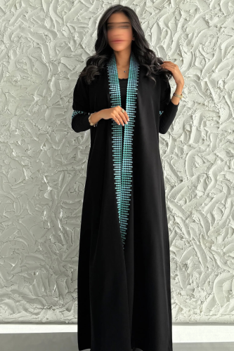 عباية كوبرا مطرزة س– تصميم نص كلوش بأكمام سترتش