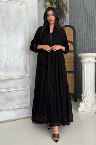 عباية شيفون مبطن بتطريز الأطراف عنابي– قصة كلوش را...