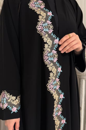 عباية بقماش كوبرا وقصة نص كلوش