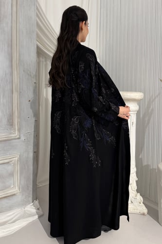 عباية سوداء كوبرا مطرزة كحلي مع رمادي مع كرستالات...