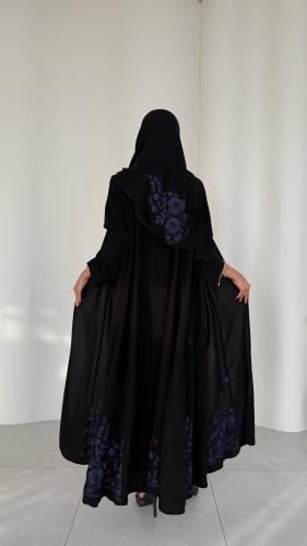 عباية كلوش ملكي كوري مطرزة كحلي