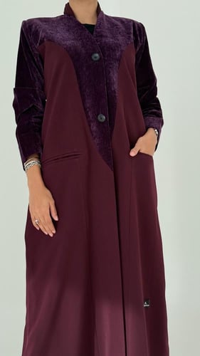 عباية بليزر كريب أوكراني مع تدخيلات مخمل قطيفة