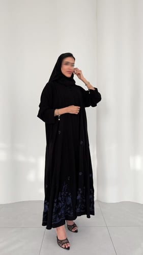 عباية كلوش ملكي كوري مطرزة كحلي