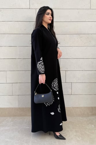 عباية كريب ملكي سوداء فاخرة بقصة نص كلوش تخربم ناع...