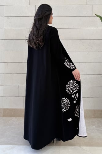 عباية كريب ملكي سوداء فاخرة بقصة نص كلوش تخربم ناع...