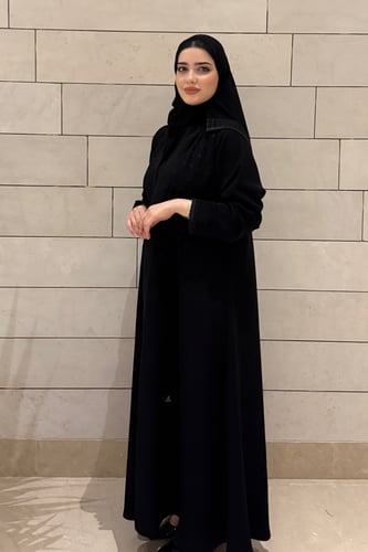 عباية كوبرا نص كلوش بتطريز أنيق