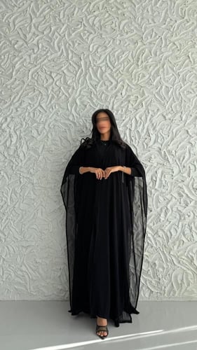 عباية شيفون مبطّنة ببلاك بيري – بأكمام سترتش أنيق