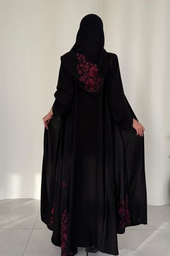 عباية كلوش ملكي كوري مطرزة عنابي