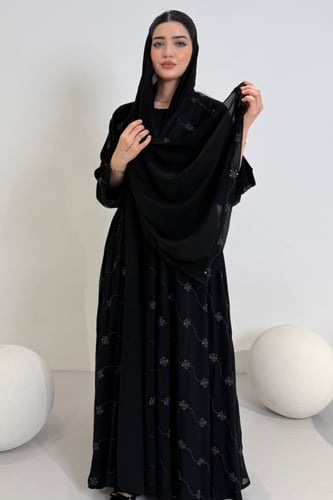 عباية شيفون مطرزة بترتر كرستال – قصة دبل كلوش فاخر...