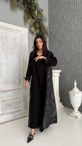 عباية كتان ومن الجوانب قماش ورقتز هندي مشجر بالاسو...