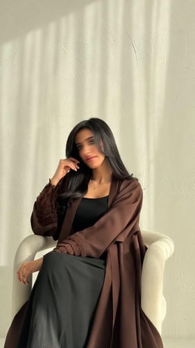 عباية كتان دبل كلوش باللون البني – فخامة التصميم و...