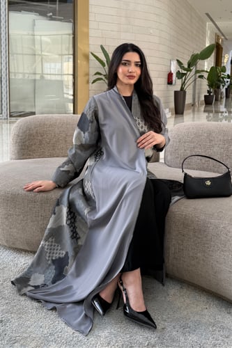 عباية ملونة بقماش روزانا وكشميري هندي رمادي – قصة...