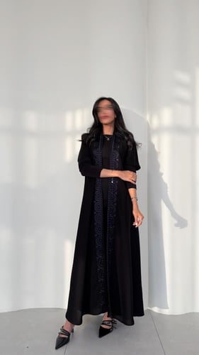 عباية انترنت نص كلوش بأكمام سترتش ( كحلي)