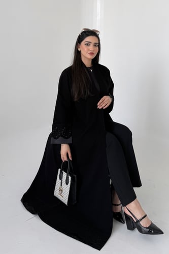 عباية سرميك سوداء سادة – نص كلوش