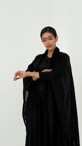 عباية شيفون مُشجّر مبطنة بكريب ملكي