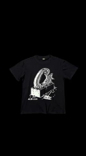 BLACK T-SHIRT
