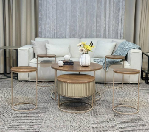 طقم طاولة مودرن مع 4 خدمة لون شمباني