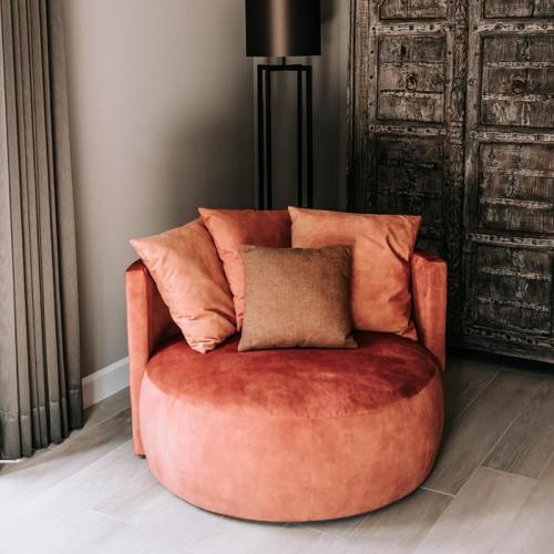 كرسي فاخر – 110 سم – ألوان متعددة –(قطعتين)