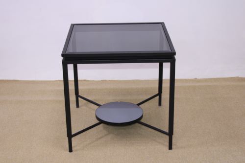 طاولة جانبية قواعد حديد سطح زجاج اسود