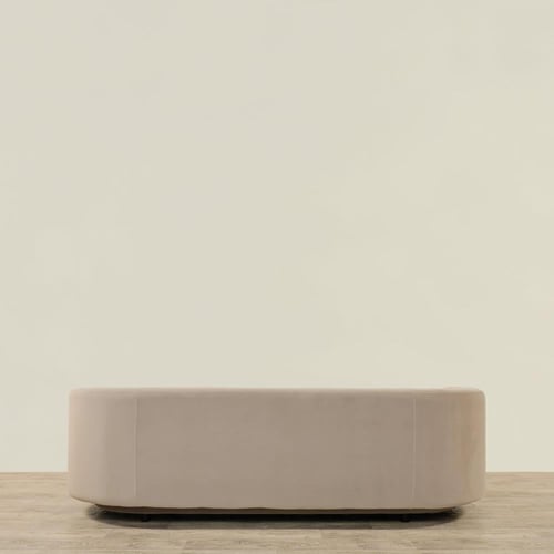 كنبة مخمل 3 مقاعد بقاعدة معدنية