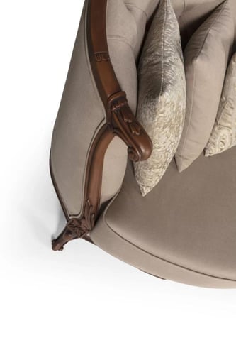 طقم كنب كلاسيكي فاخر مع طاولة