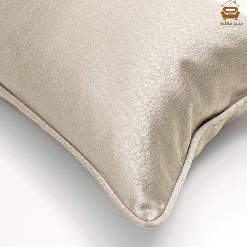 وسادة لامعة باللون ذهبي