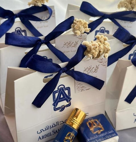 توزيعات ماركة الدرزن 12 حبه مع توله مسك ومسك مربع...