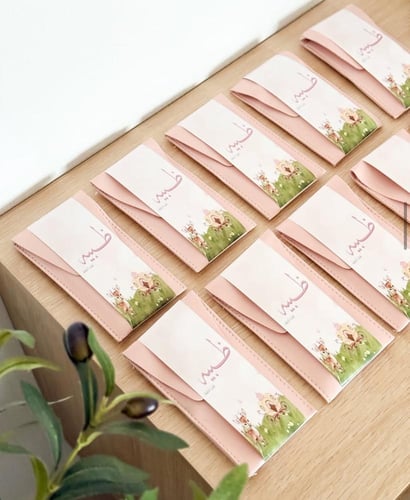 فرش مكياج بجيب جلد الدرزن 12 حبه