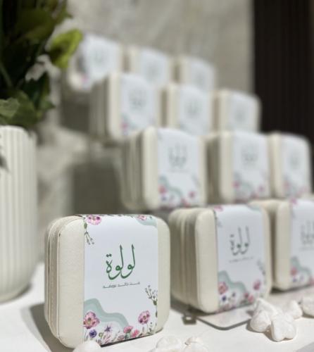 توزيعات شنط اكسسوارات بالتنسيق 12 حبه مع تنسيق بال...