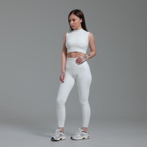 طقم رياضي بحواف ضيقة