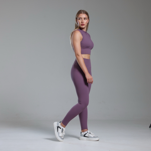 طقم رياضي بحواف ضيقة