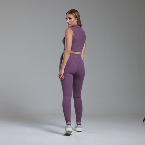 طقم رياضي بحواف ضيقة