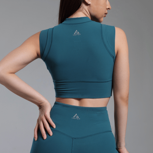 طقم رياضي بحواف ضيقة